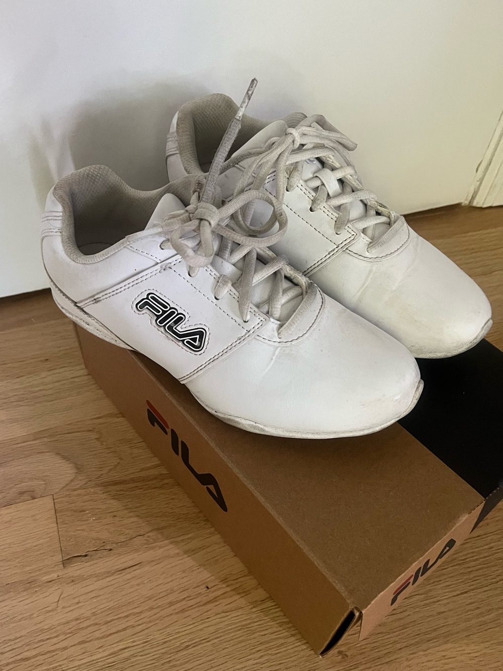 Cheer shoes